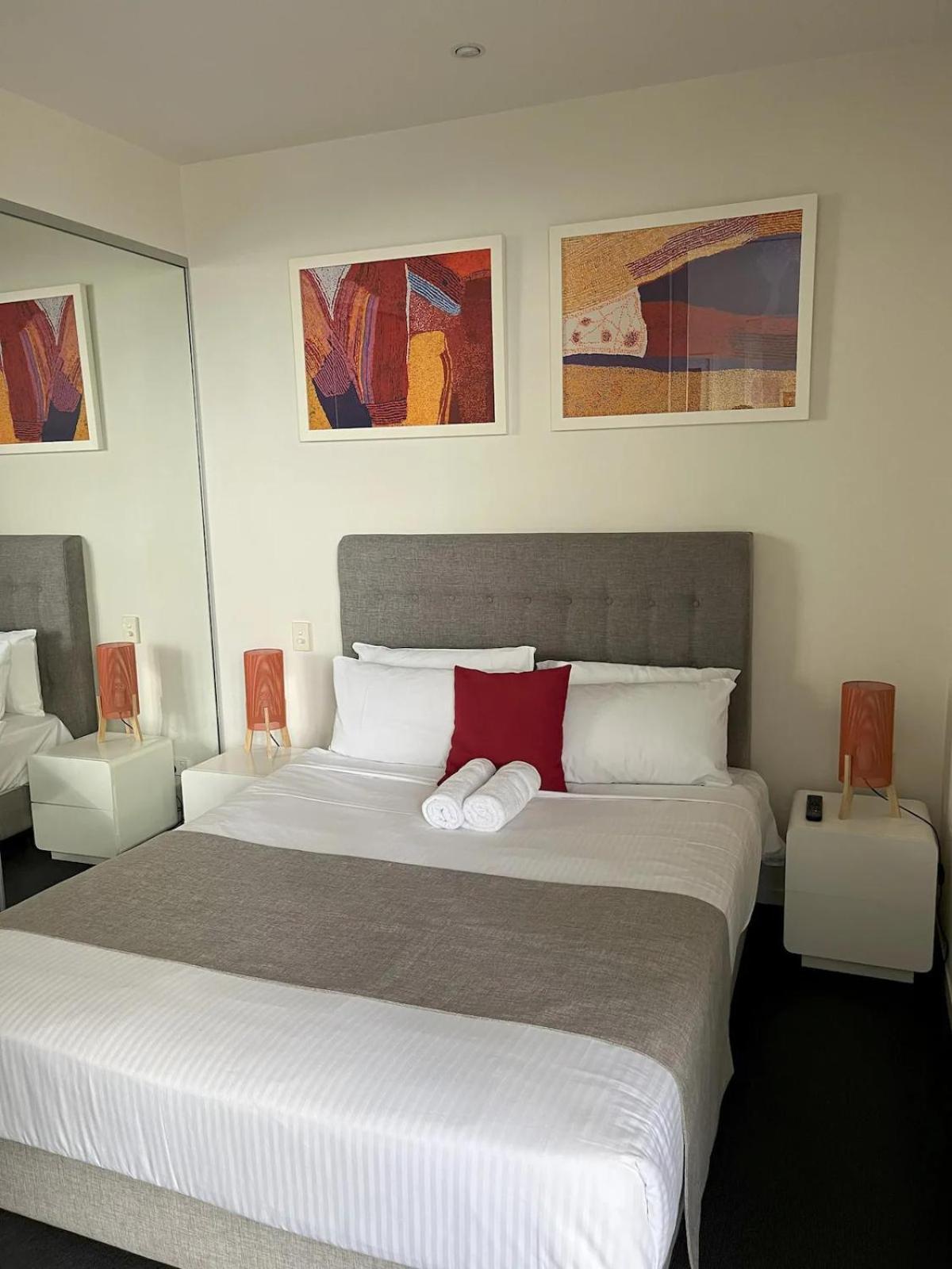 Tasha's On Warwick Aparthotel