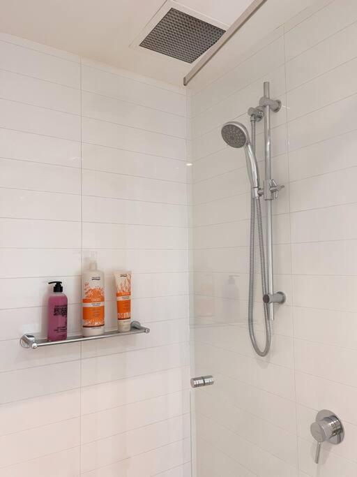 Little Hive At Balfours Way 1br Adelaide