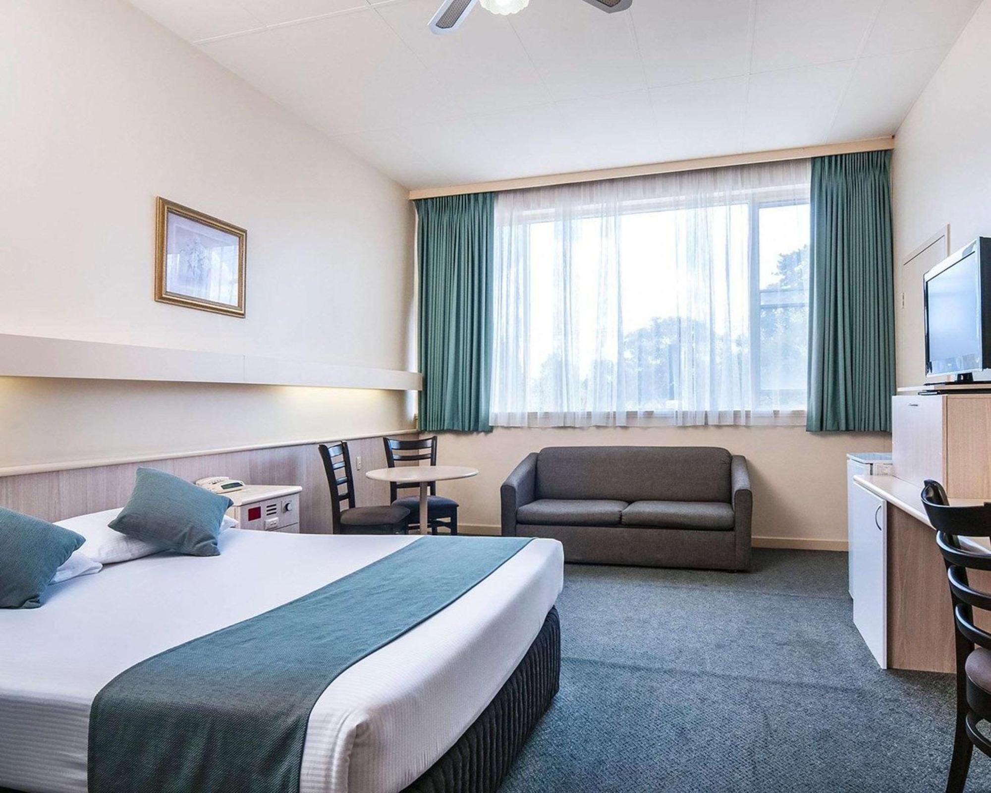 Comfort Regal Park 3*