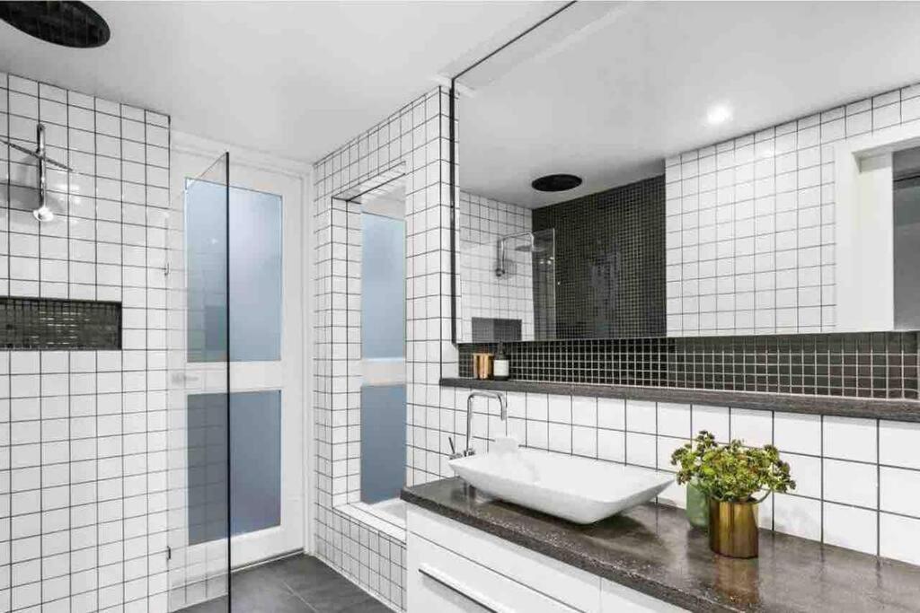 Holiday home Manhattan Style 3 Story Luxury In St Peters