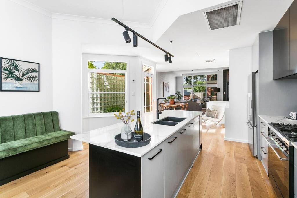 Manhattan Style 3 Story Luxury In St Peters Adelaide