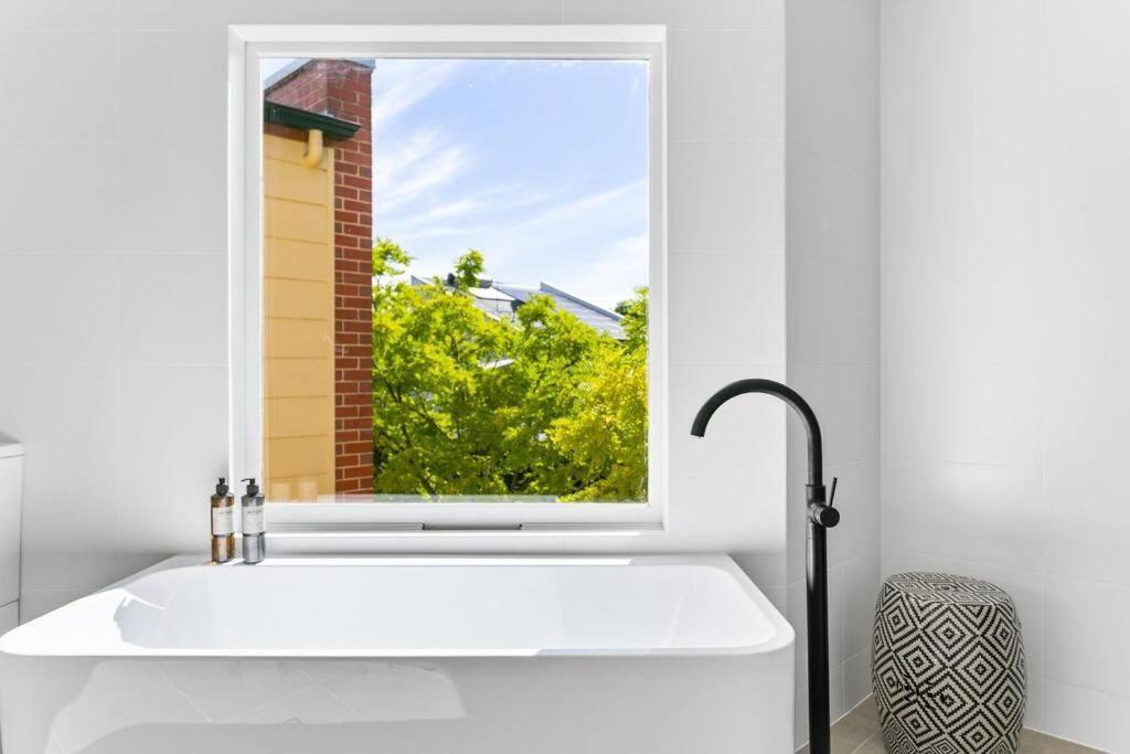 Holiday home Manhattan Style 3 Story Luxury In St Peters Adelaide