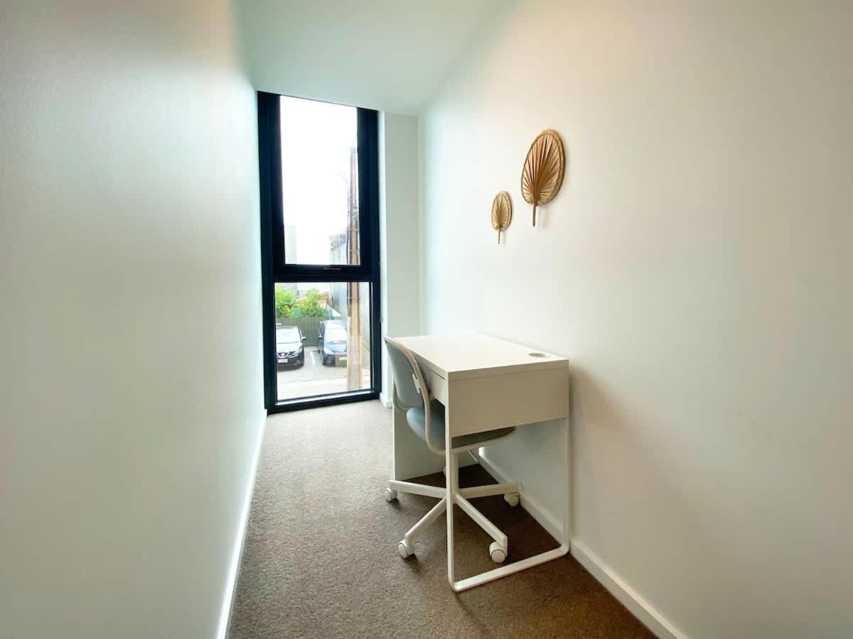 Stunning 2br @ Cbd With Pool-gym-bbq Adelaide