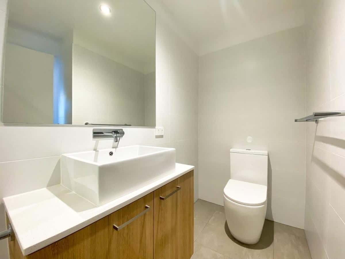 Stunning 2br @ Cbd With Pool-gym-bbq Apartment Adelaide