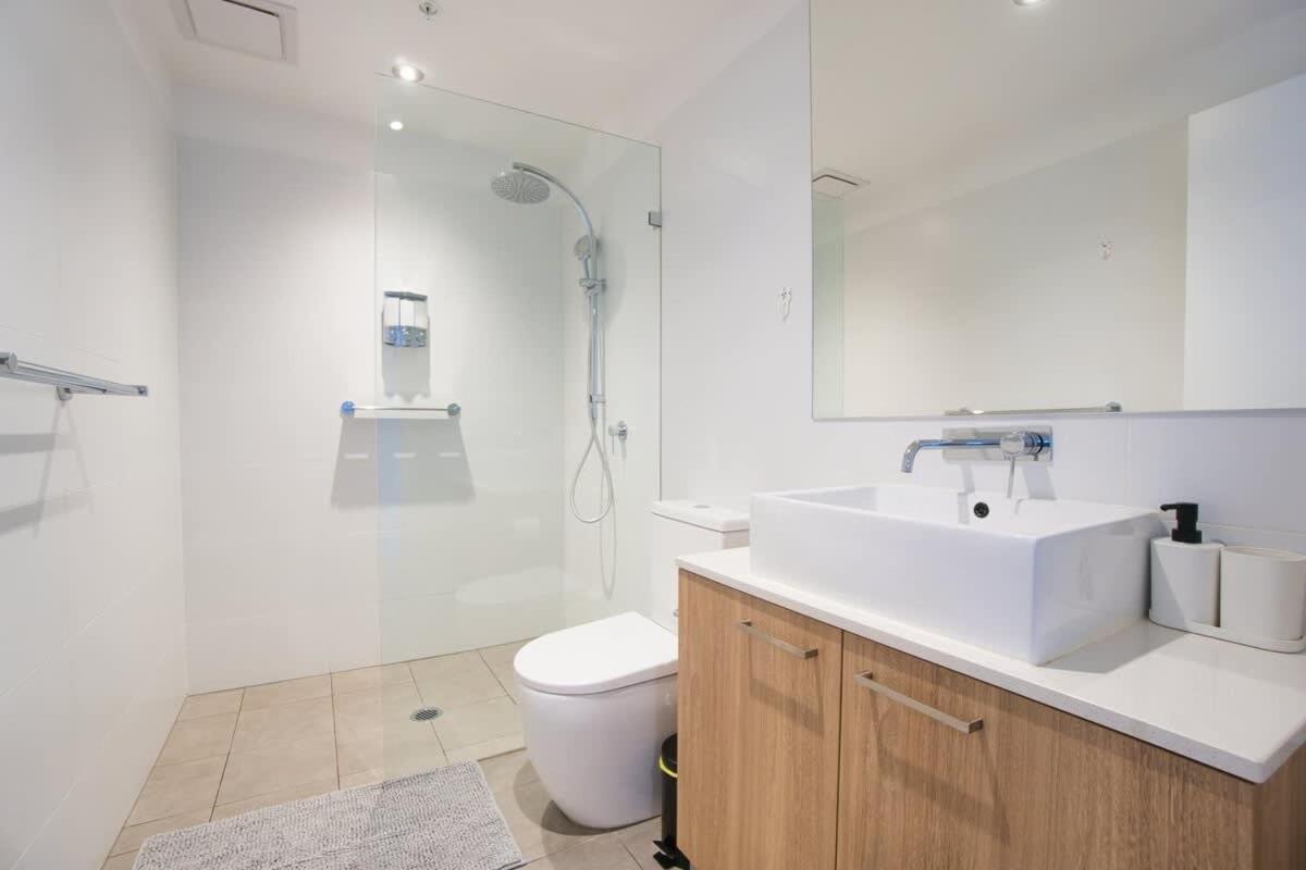 Ultimate Comfort - Modern 3br With Pool And Gym Apartment Adelaide
