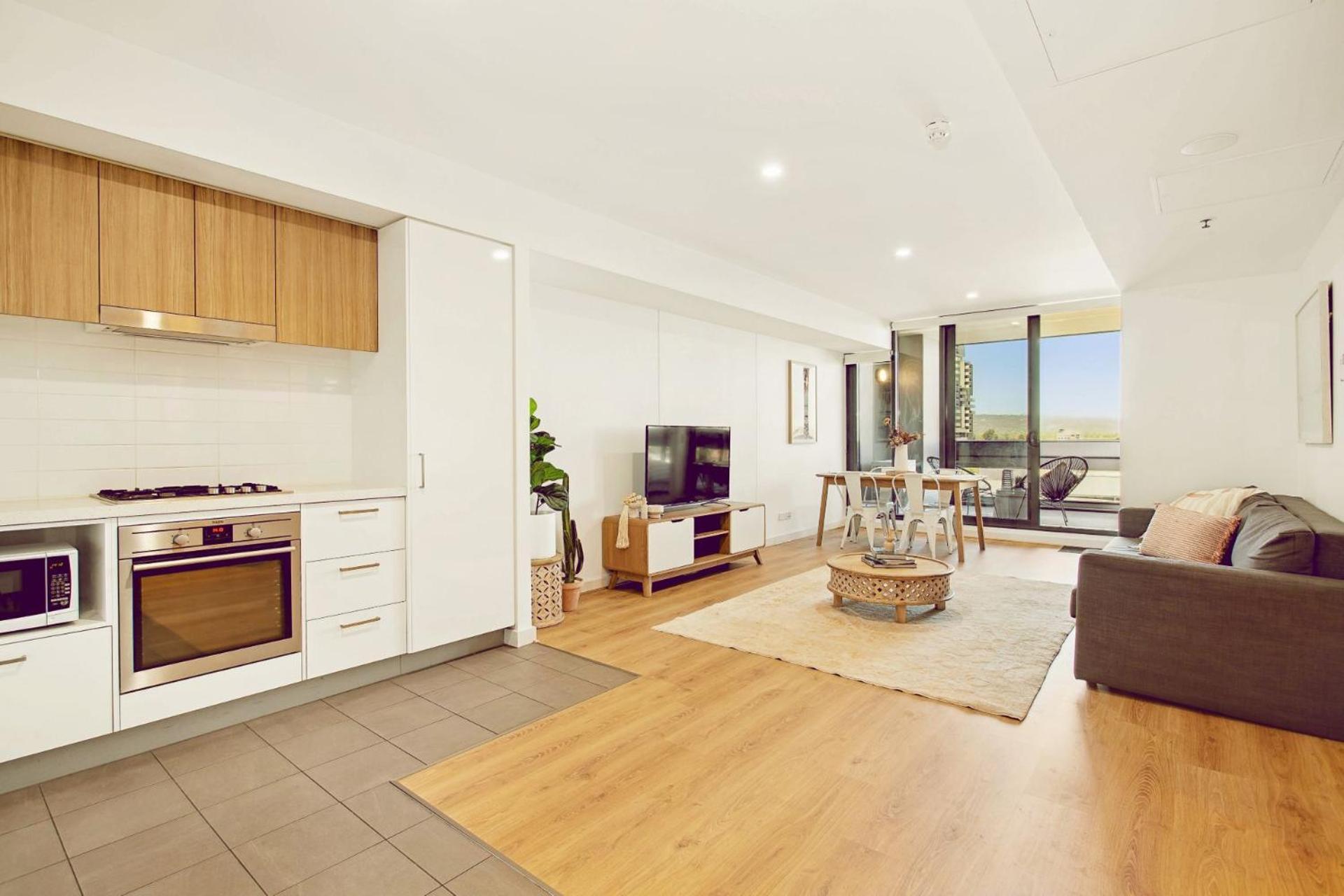 2 Bedroom With Car Parking On Grote Street