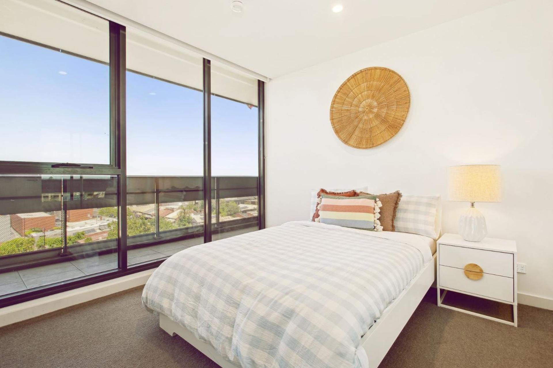 Apartment 2 Bedroom With Car Parking On Grote Street *