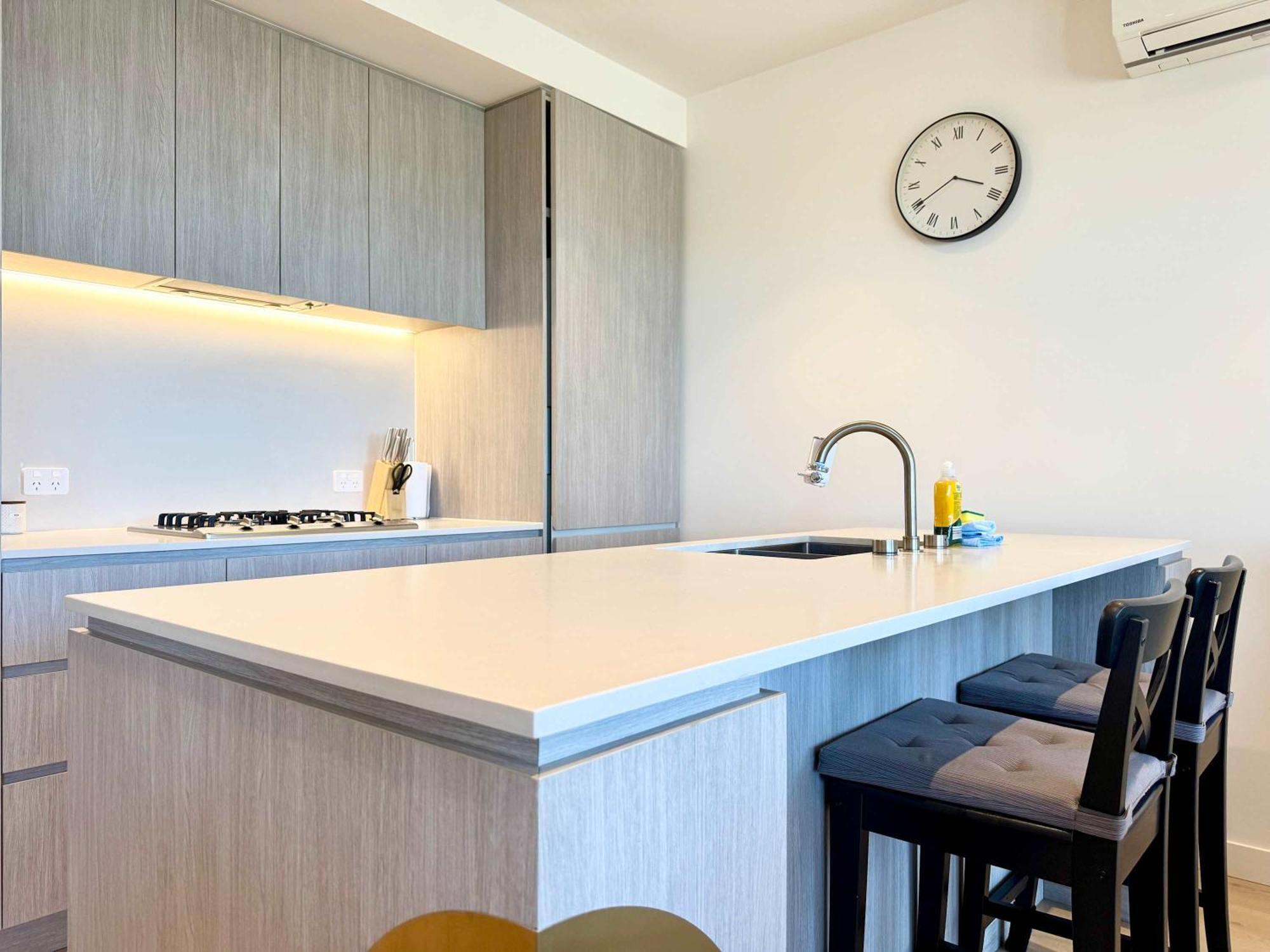 Beauty In The Sky - 2br With Amazing Views Of Rundle Mall Apartment *