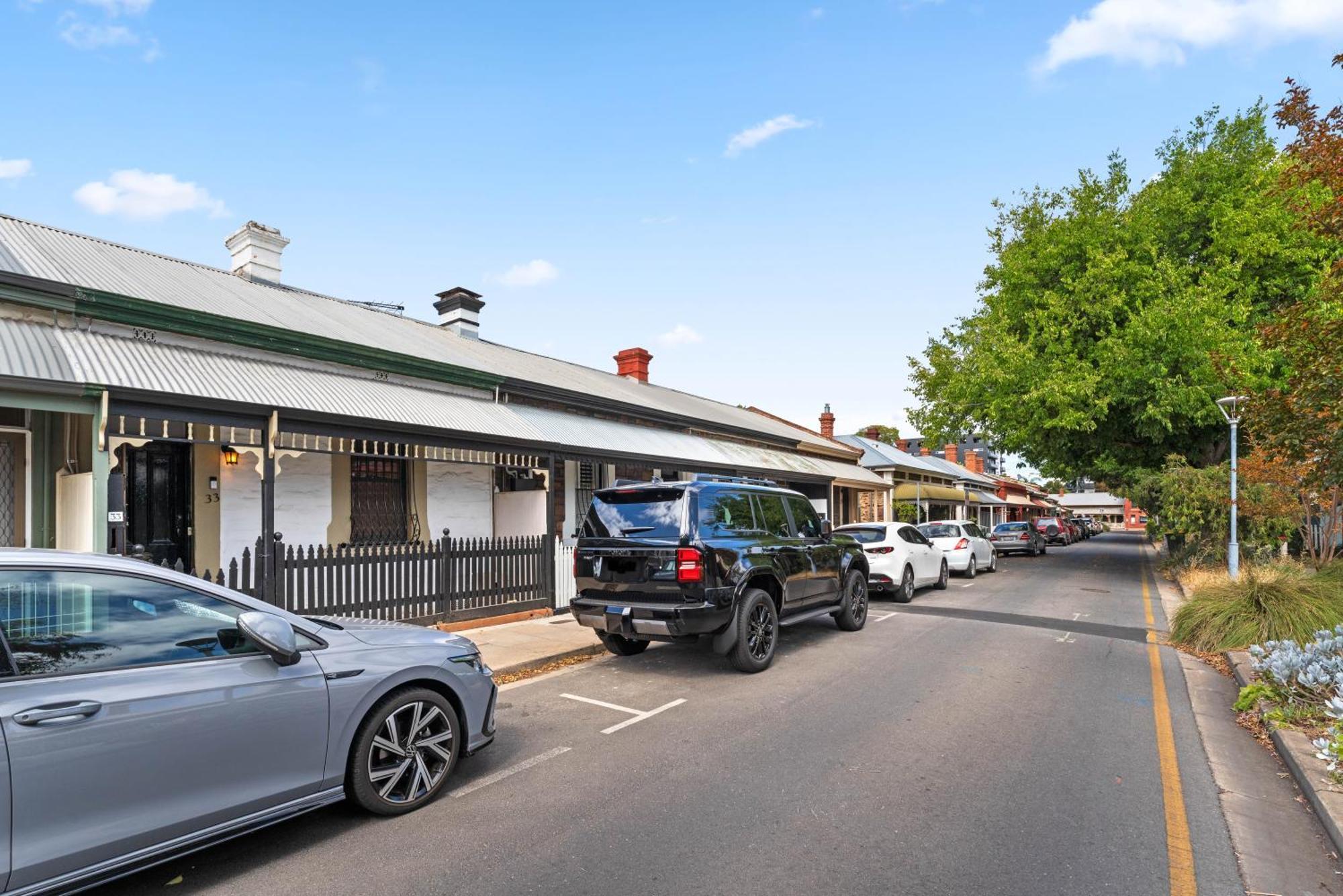 Holiday home Character 1880s Renovated - Quiet Location Adelaide