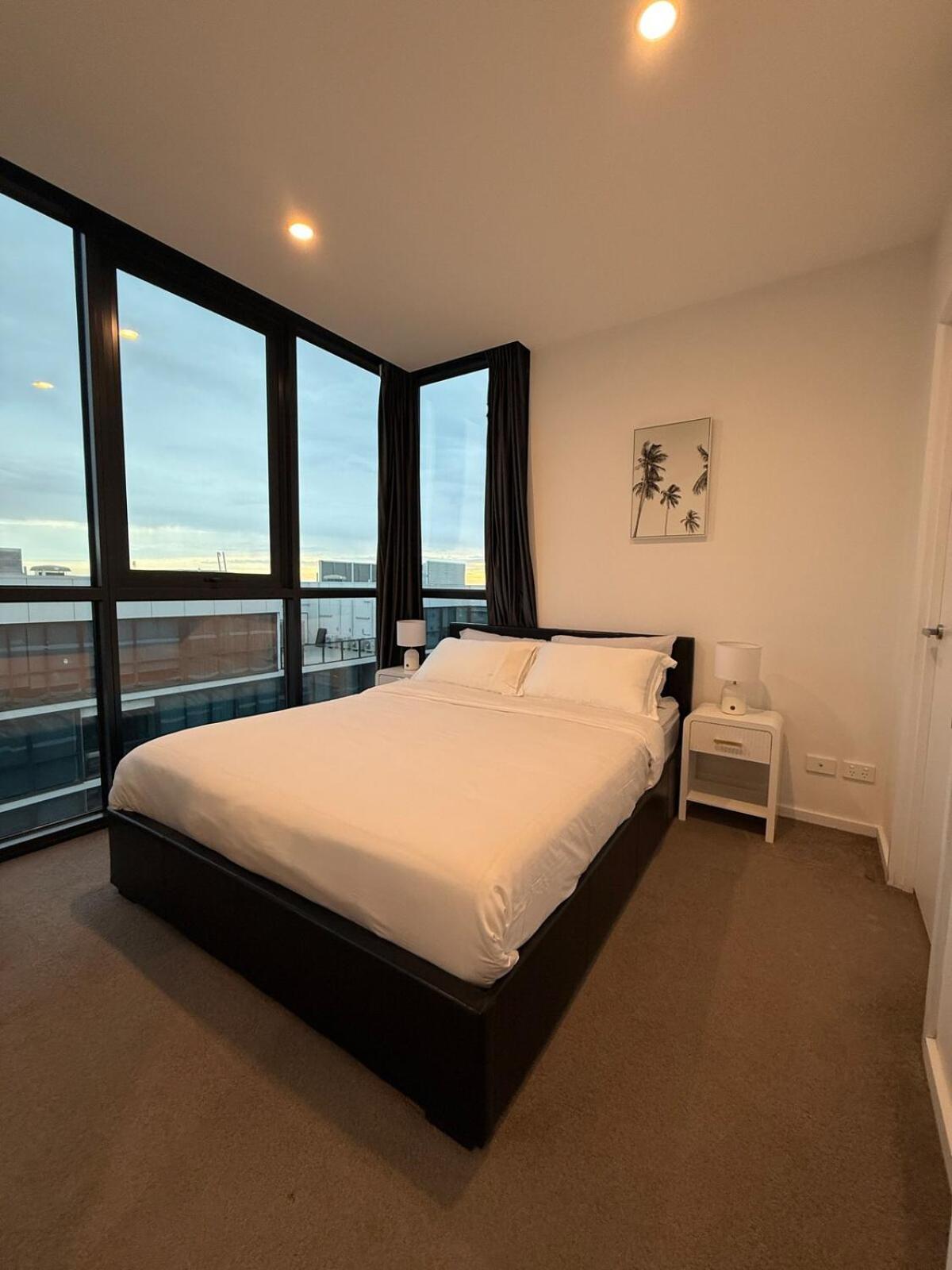 Urban Luxe Escape - Pool, Gym & Sauna - Views *