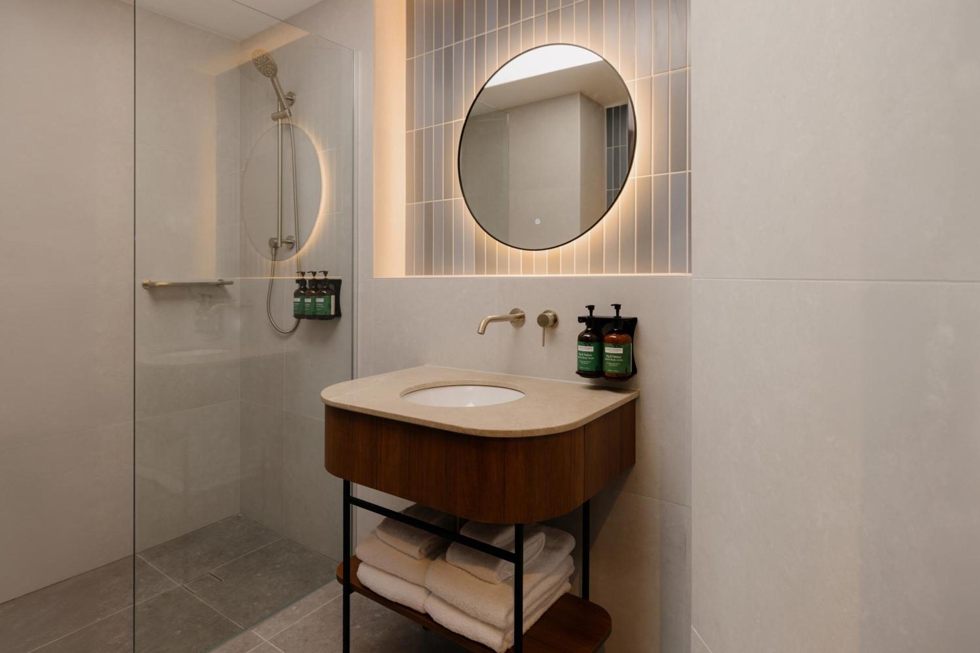 Hotel Crowne Plaza Mawson Lakes By Ihg