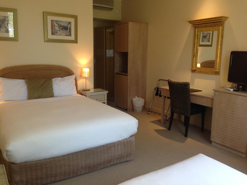 Hotel Quality Tiffins On The Park Adelaide