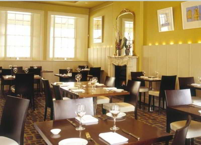 Adina Treasury Aparthotel