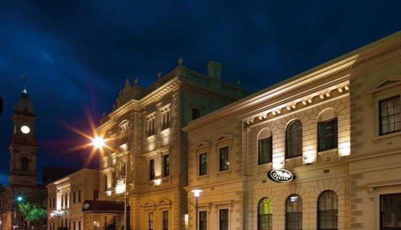 Adina Treasury Aparthotel 4*