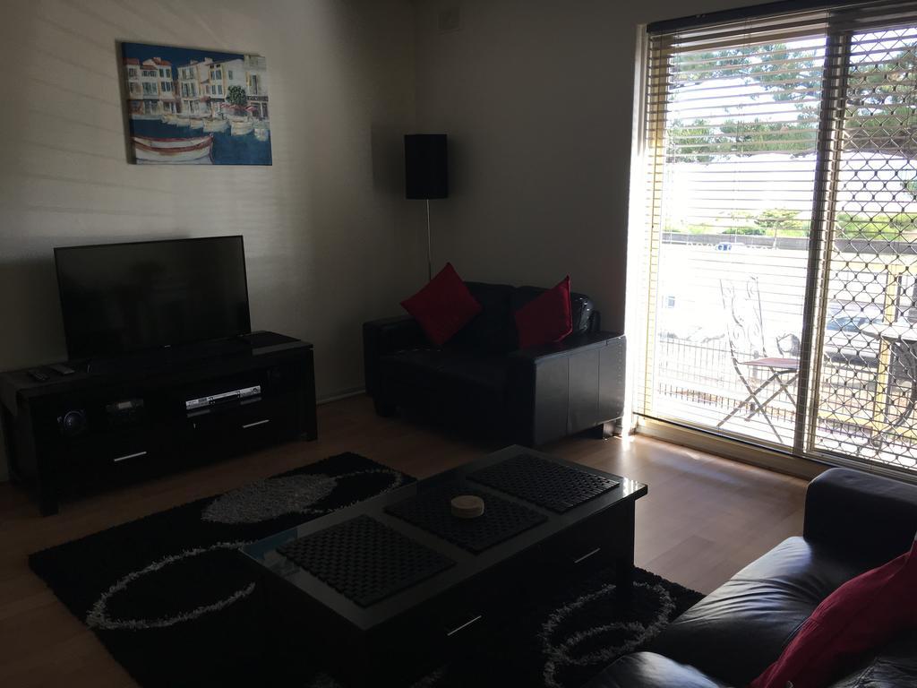 Apartment - Semaphore Front