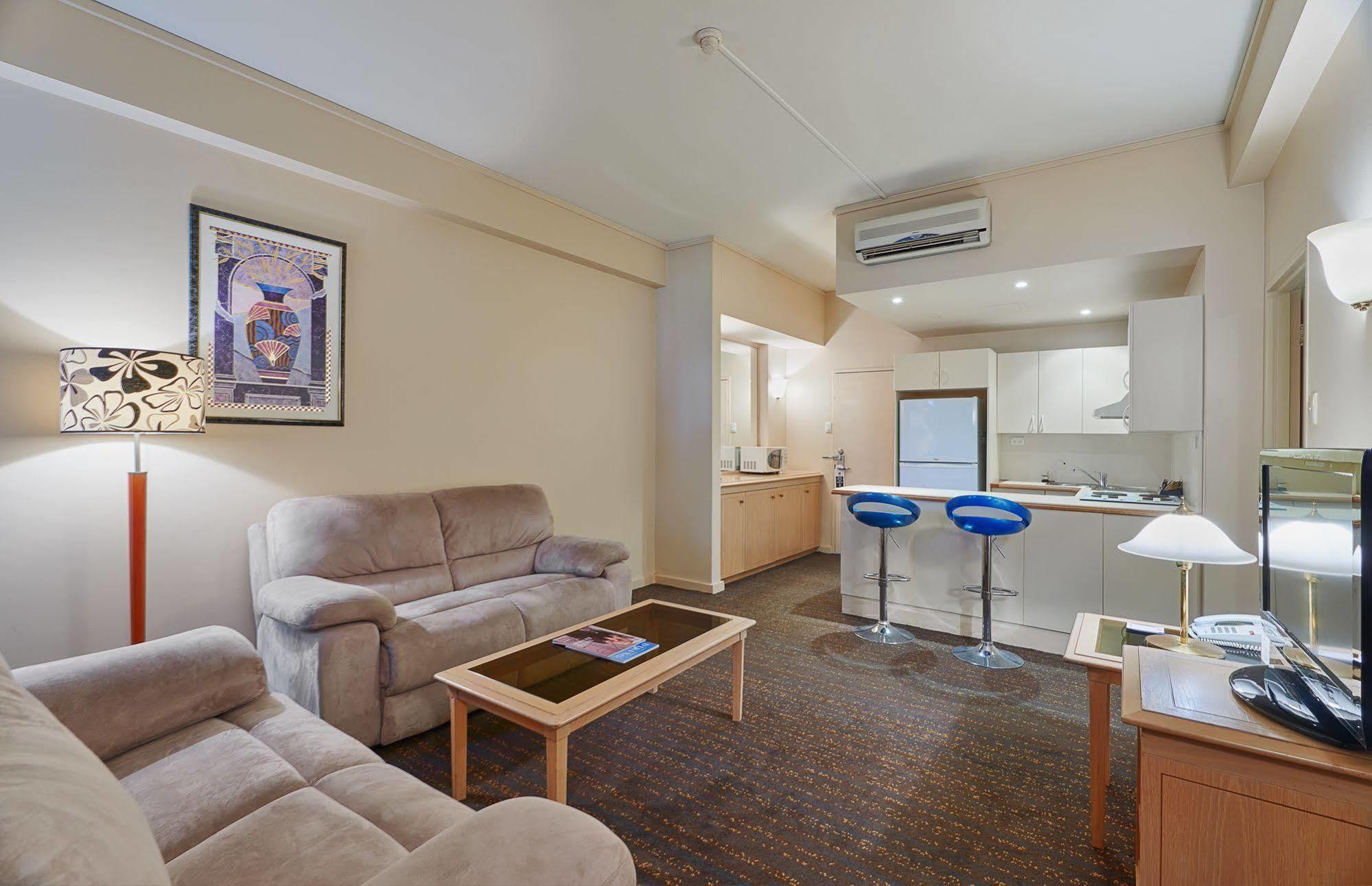 Hotel Chifley On South Terrace 3*