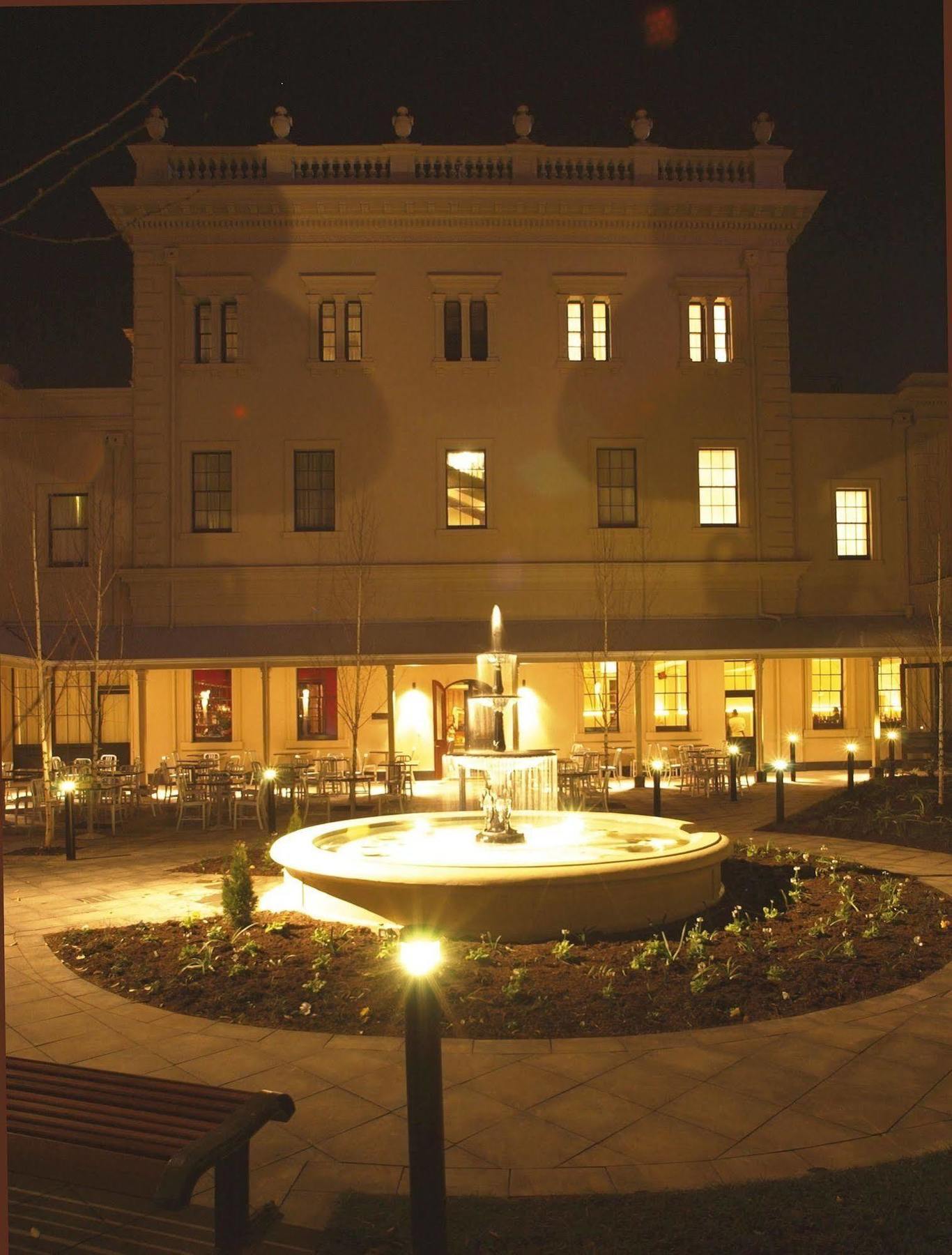 Aparthotel Adina Treasury 4*
