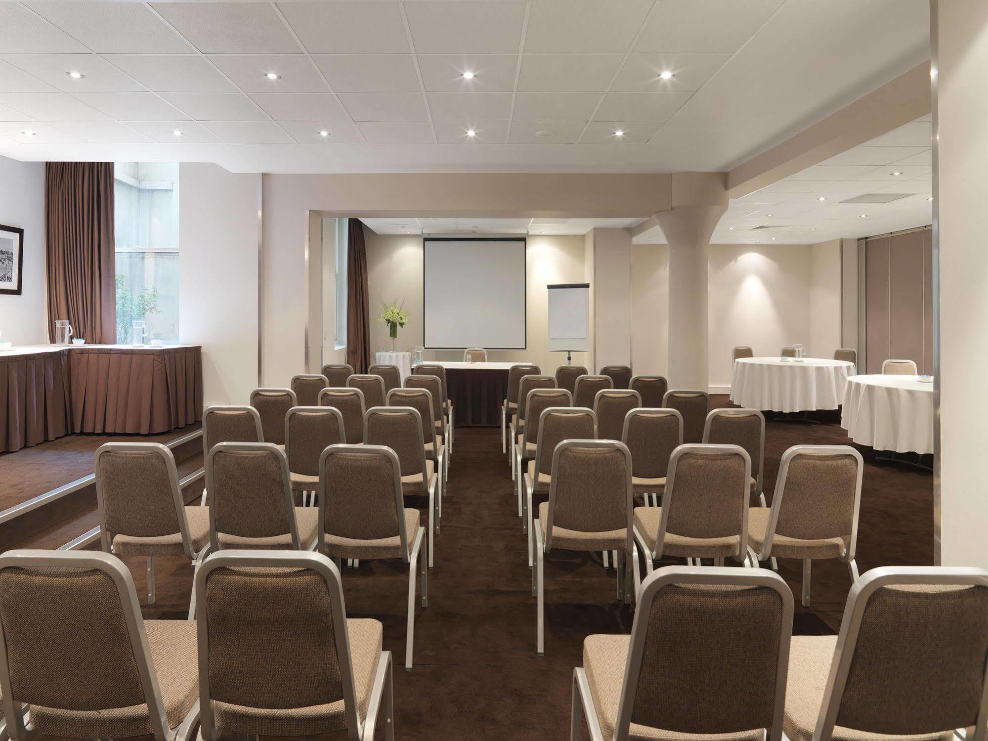Adina Treasury Aparthotel