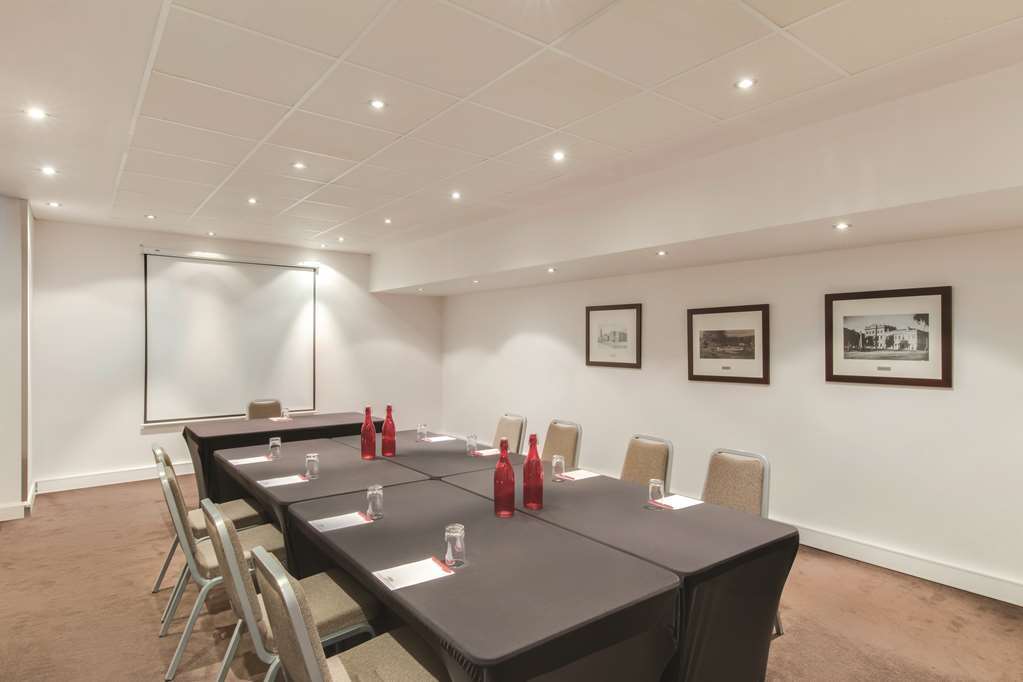 Adina Treasury Aparthotel 4*