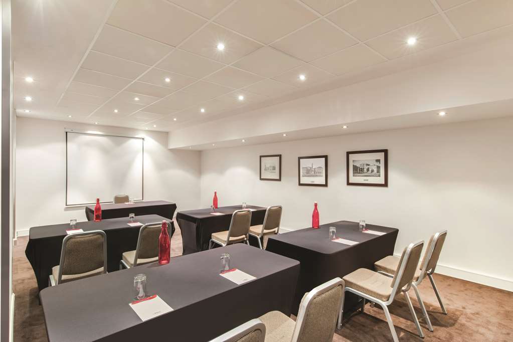 Adina Treasury Aparthotel