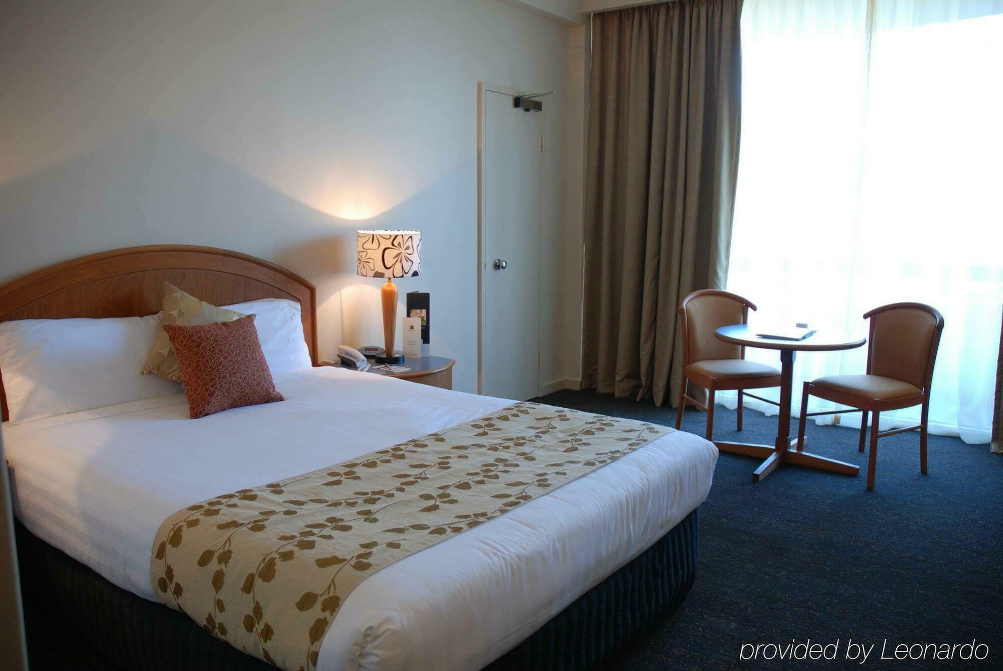 Hotel Chifley On South Terrace 3*