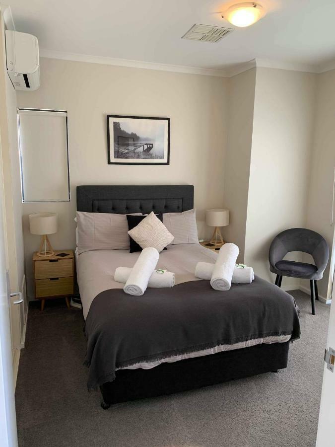 Apartment Holdfast Shores *