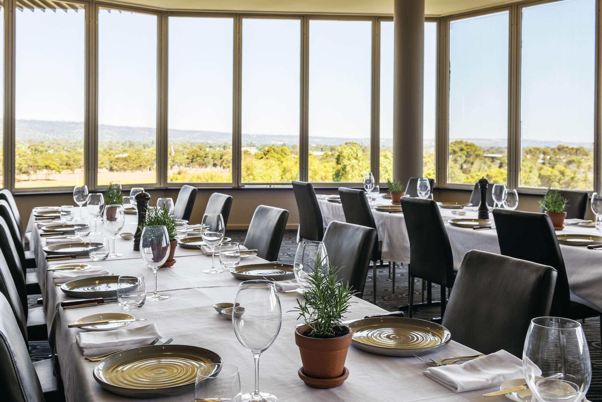 Rydges South Park Hotel 4*