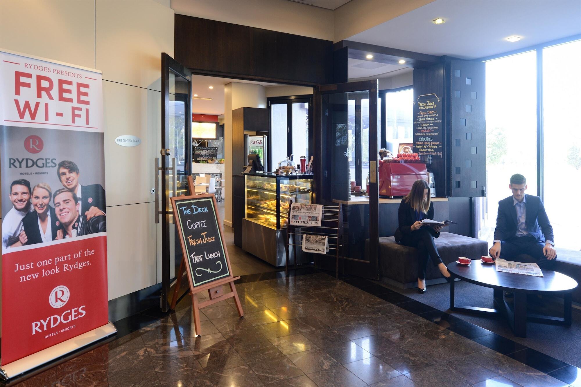 Hotel Rydges South Park 4*